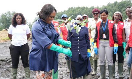 La Croix Rouge Gabonaise lance l’initiative « 1 Volontaire _ 100 Arbres » pour lutter contre la déforestation