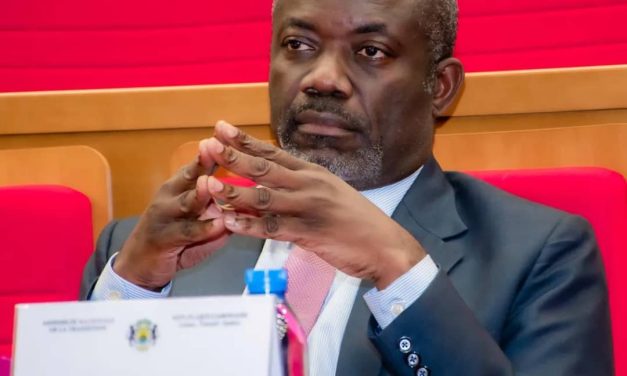 Gabon: Le Ministre des Mines Gilles Nembe Informe les Députés sur les Avancées de la Raffinerie d’Or Gabonaise