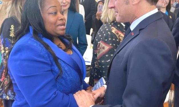 Soutien sans faille de Macron aux Prix les Margaret : Camélia NTOUTOUME exprime sa gratitude pour l&rsquo;engagement envers l&rsquo;innovation et l&rsquo;égalité