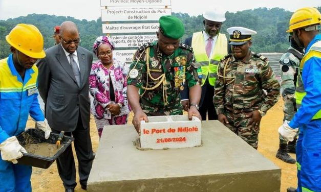 Pose de la Première Pierre du Port Fluvial de Ndjolé par le Président Oligui Nguema : Vers un Développement Économique du Moyen-Ogooué »