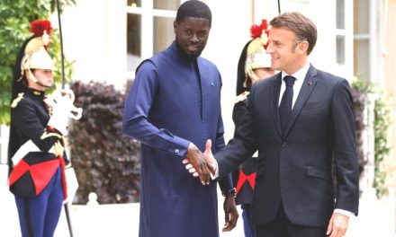 Rencontre à l’Élysée : Bassirou Diomaye Faye et Emmanuel Macron Redéfinissent le Partenariat Franco-Sénégalais