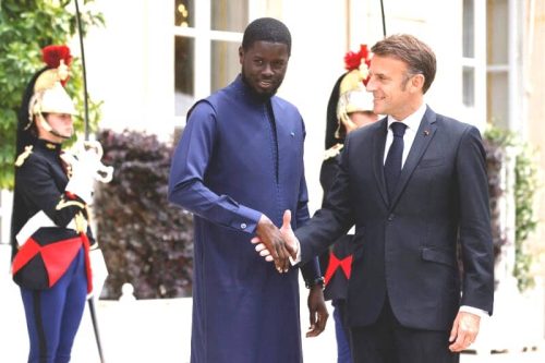 Rencontre à l’Élysée : Bassirou Diomaye Faye et Emmanuel Macron Redéfinissent le Partenariat Franco-Sénégalais