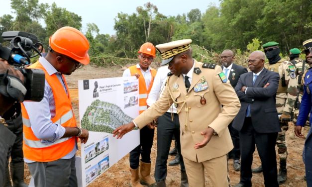 Le Président de la Transition inspecte les Travaux d&rsquo;aménagement de l&rsquo; axe Carrefour 9 provinces-Plage du Nord (Malibé 2)