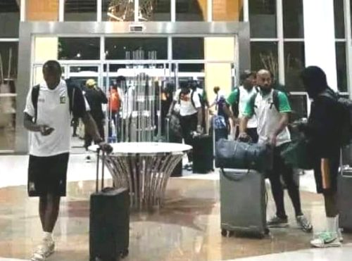 Crise de Logement à Luanda : Les Lions Indomptables Réorganisent leur Hôtel pour Accueillir le Staff du Ministère des Sports