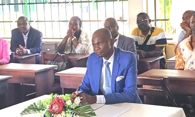 Un Nouveau Souffle pour l&rsquo;Éducation Gabonaise : Tangui Ovono Excelle à la Soutenance de son Mémoire