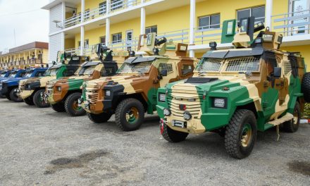 Gabon: Oligui remet les équipements logistiques aux Forces de défense et de Sécurité