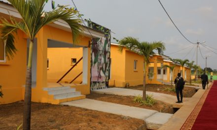 Le Président de la Transition, Brice Clotaire Oligui Nguema, Inaugure une Cité et un Marché Destinés aux Agents de la Garde Républicaine à Akanda