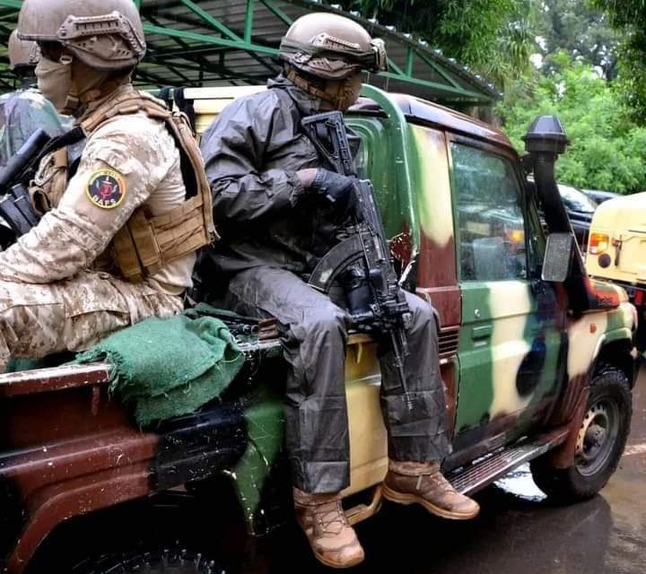 Attaque à Bamako : Les forces maliennes repoussent une offensive terroriste près de l’aéroport Modibo Keita