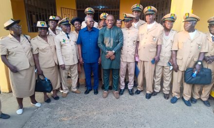 Joseph Owondault Berre engage un dialogue constructif avec les habitants du 6ème arrondissement de Libreville