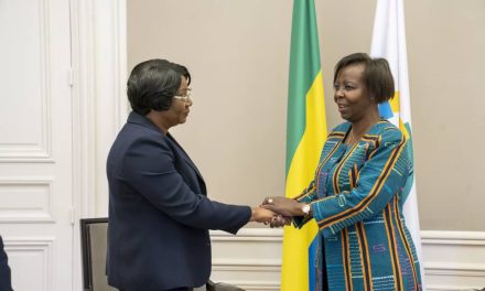 Marie-Edith TASSYLA-YE-DOUMBENENY Ambassadrice gabonaise en France présente ses Lettres de Créance à la Secrétaire Générale de la Francophonie 