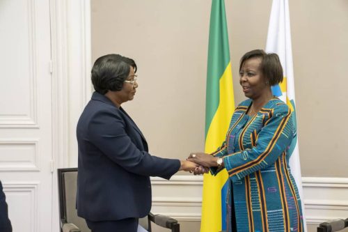 Marie-Edith TASSYLA-YE-DOUMBENENY Ambassadrice gabonaise en France présente ses Lettres de Créance à la Secrétaire Générale de la Francophonie 