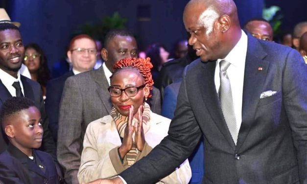 Bruxelles: Brice Clotaire Oligui Nguema  échange avec la communauté gabonaise du Benelux
