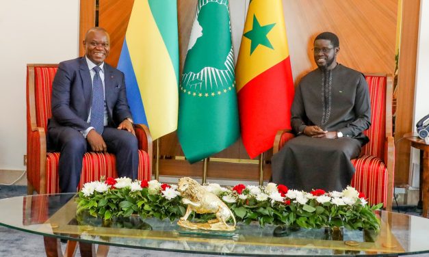 Sénégal: Brice Clotaire Oligui Nguema échange avec son Homologue SE Bassirou Diomaye Faye