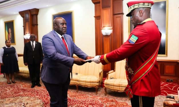 Le Chef de l&rsquo;État reçoit les Lettres de créance de 5 nouveaux ambassadeurs accrédités au Gabon  Libreville, le 24 février 2025