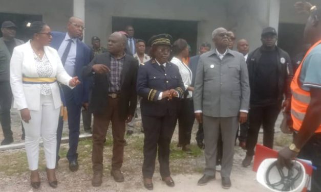 Le Vice-Président de la Transition, Joseph Owondault Berre, Inspecte les Chantiers du Développement à Makokou