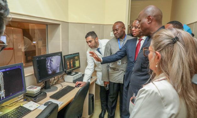 Le Chef de l&rsquo;État gabonais visite plusieurs sites à Malabo