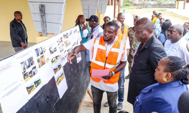 Le Président Brice Clotaire Oligui Nguema en visite à Akiéni : entre éducation, logement et cohésion sociale