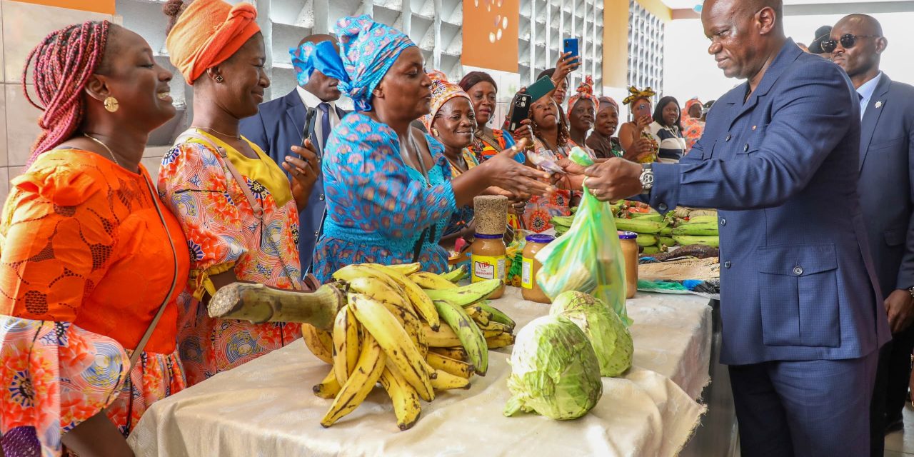 LE PRÉSIDENT OLIGUI NGUEMA INAUGURE LE MARCHÉ DU PK 11 ET LANCE UNE NOUVELLE SÉRIE D’INFRASTRUCTURES SOCIALES À LIBREVILLE ET AKANDA