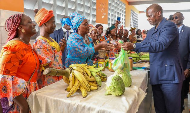 LE PRÉSIDENT OLIGUI NGUEMA INAUGURE LE MARCHÉ DU PK 11 ET LANCE UNE NOUVELLE SÉRIE D’INFRASTRUCTURES SOCIALES À LIBREVILLE ET AKANDA