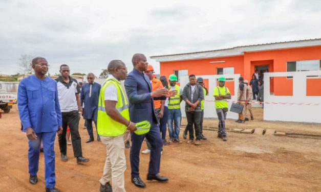 Tchibanga : Le Président Oligui Nguema en visite sur le chantier de la future cité administrative