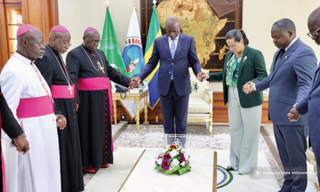 Le Chef de l’État échange avec la Conférence Épiscopale du Gabon sur les enjeux sociaux et moraux