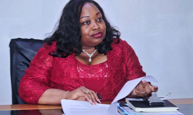 Gabon – Éducation : Camélia Ntoutoume Leclercq plaide pour l’apaisement et le retour progressif à l’école