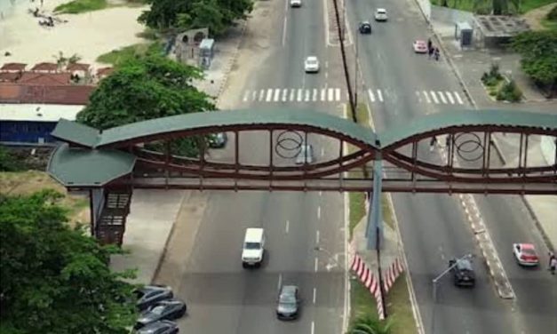 Gabon : Tragique incident au lycée Léon Mba – Un élève se donne la mort en se jetant du haut de la passerelle
