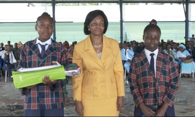 Keita Khadyja et Mbenga Ongalat La Grâce Précieuse, les nouveaux visages de l’excellence au Lycée privé Berthe & Jean