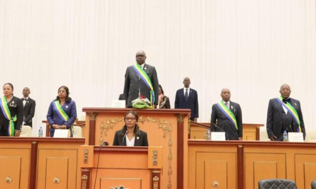 Gabon : Michel Régis Onanga Ndiaye hausse le ton face au gouvernement lors de la clôture de la session parlementaire