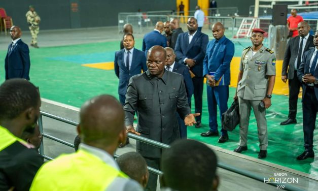 Gabon : Oligui Nguema encadre les vendeurs d&rsquo;eau et divise par plus de trois le prix de la cuve