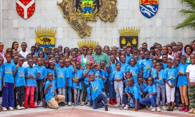 Quand le Palais présidentiel devient une salle de classe : immersion citoyenne pour les enfants de la Fondation Dorcas