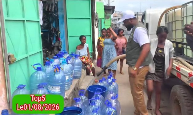Grand Libreville : l&rsquo;ONG TOP 5 poursuit sa caravane solidaire de distribution d&rsquo;eau potable à La Campagne