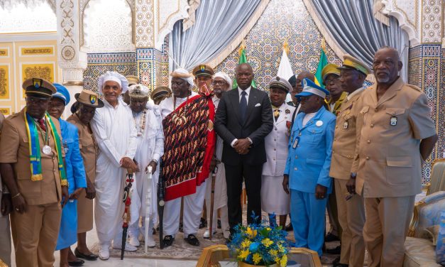 Journée nationale du Drapeau : à Libreville, Oligui Nguema mise sur la notabilité pour consolider l’unité nationale