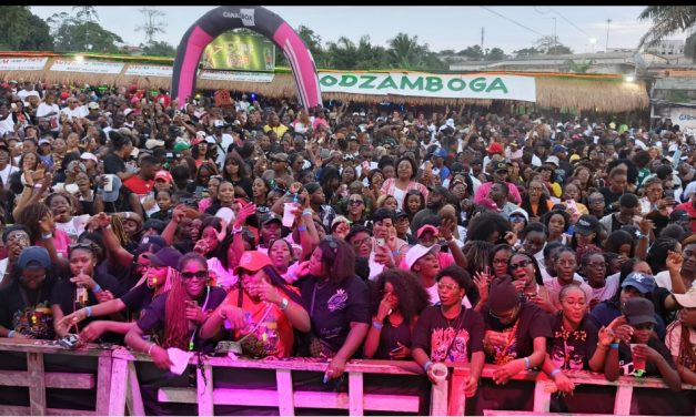 « Notre Gabon, nos racines » : à Libreville, RACINES et Entre Nous Bar mettent la culture gabonaise à l’honneur