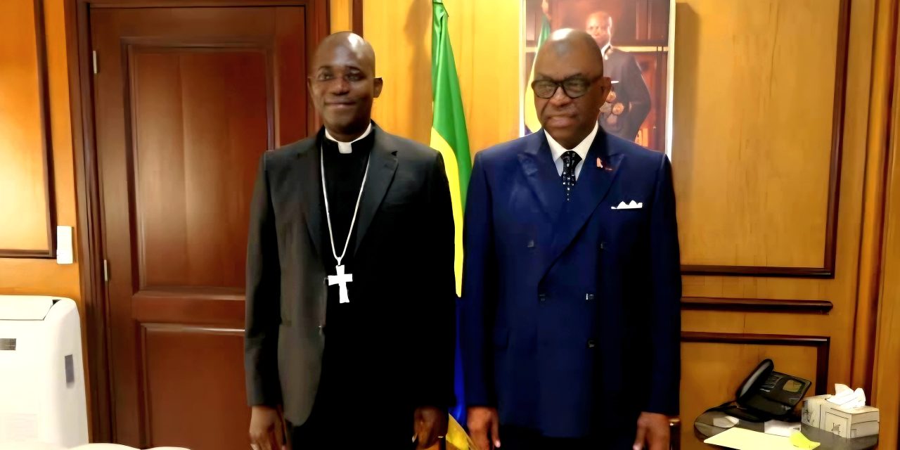 Gabon–Saint-Siège : Alexandre Barro Chambrier reçoit le nonce apostolique