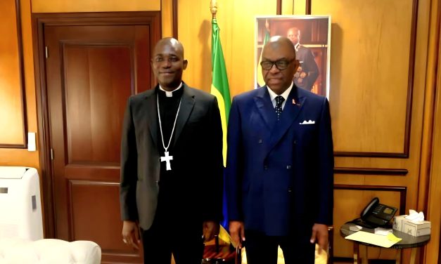 Gabon–Saint-Siège : Alexandre Barro Chambrier reçoit le nonce apostolique