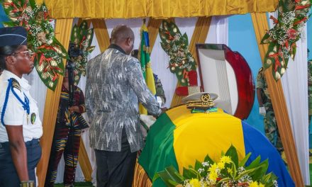 Gabon : Oligui Nguema élève le général Guy Pamphile Mouissi au rang de Commandeur à titre posthume