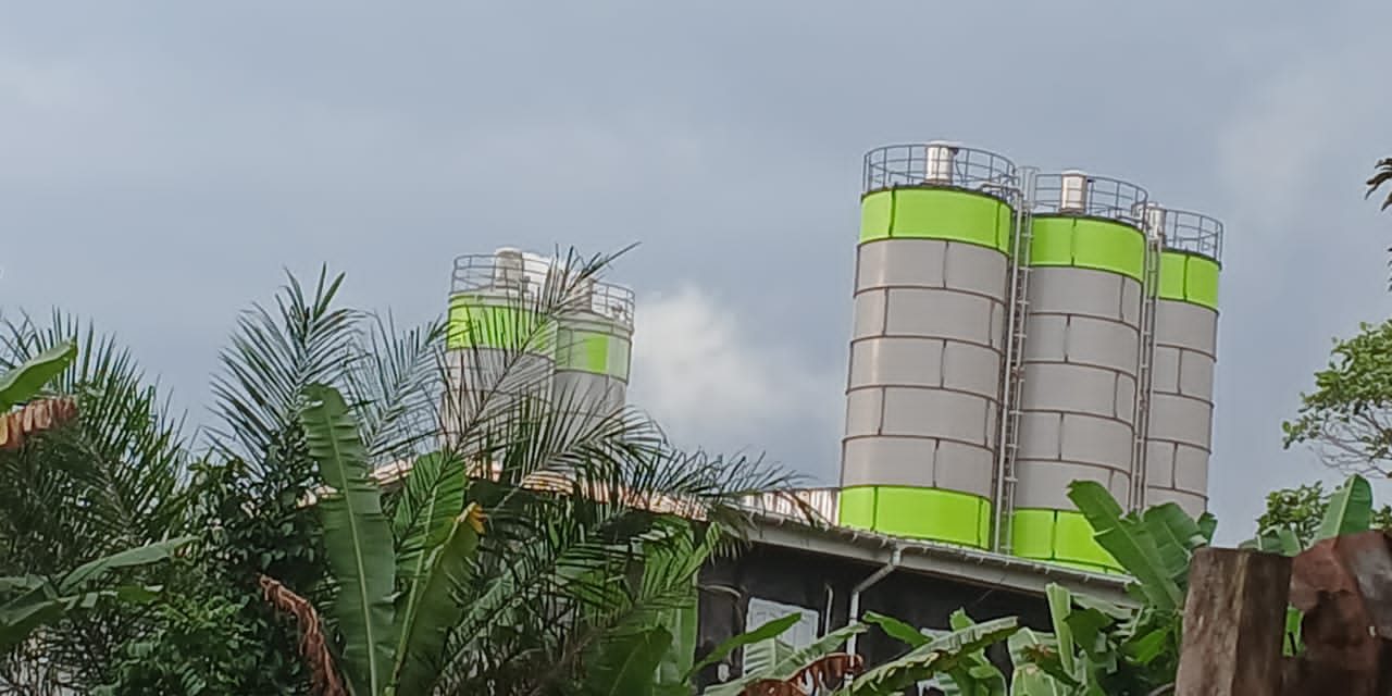 AKANDA : MEGADOR, l’usine à béton qui étouffe les populations et défie les autorités