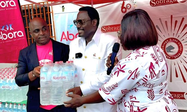 Sobraga lance Abora à Libreville : 2 600 bouteilles d’eau offertes aux plus vulnérables